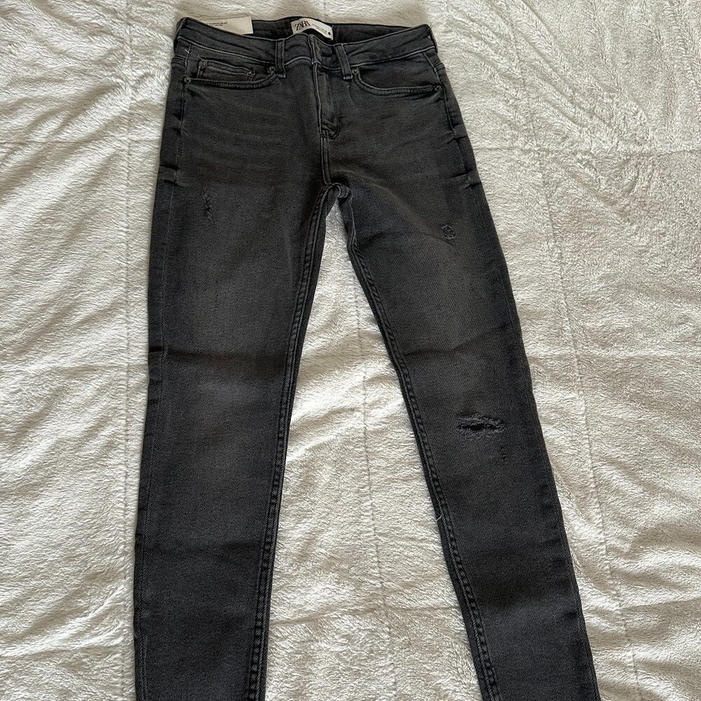 ⚪️ZARA⚪️ NEW WITH TAGS, SKINNY JEANS SIZE 4